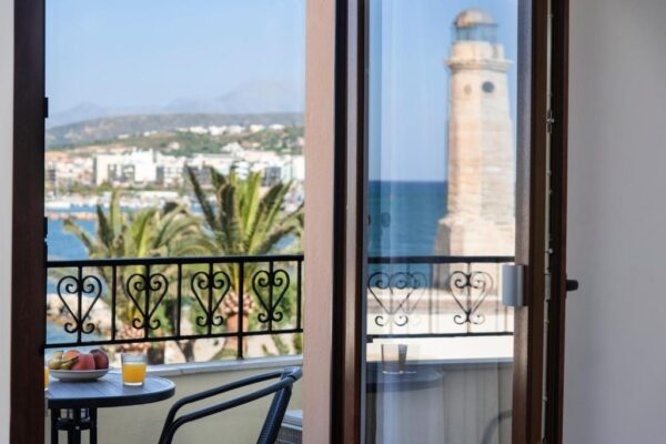 Junior suite with balcony (6)