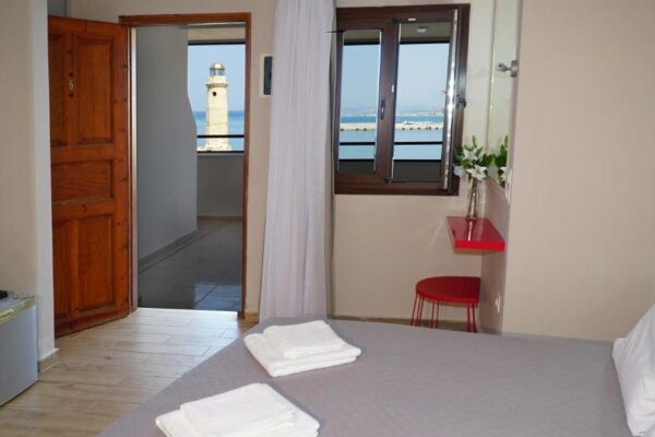 Triple room with terrace (2)