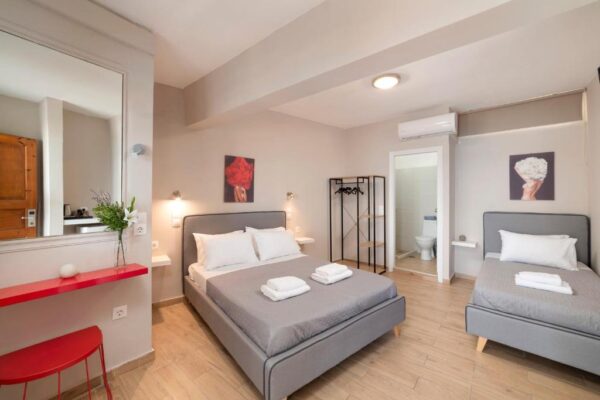 Triple room with terrace (7)